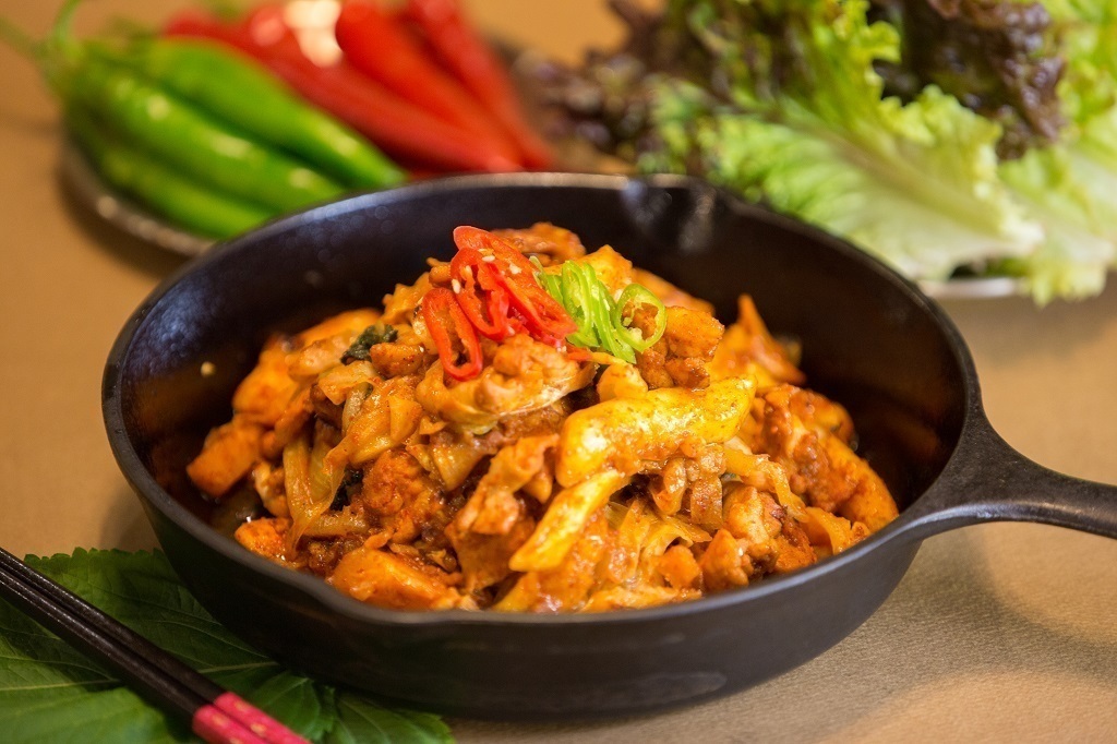 우성닭갈비 2인분-600g - 떡 야채 쌈포함