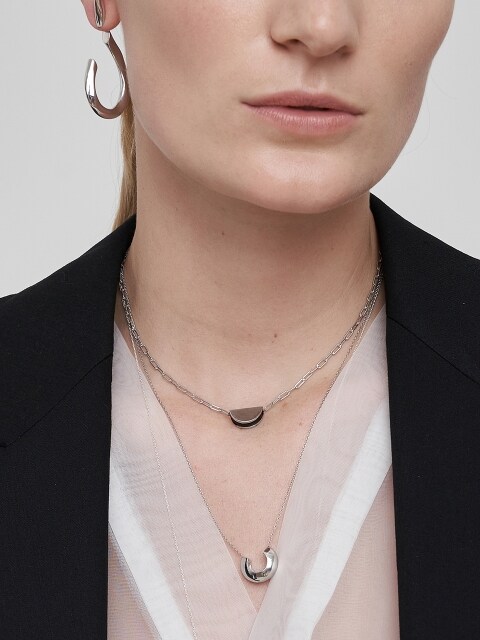 모이스튜디오 MOI studio MOI 2st Half Moon Necklace 25S