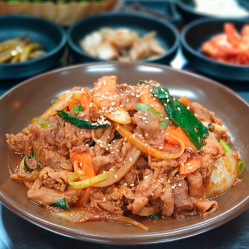 국내산 돼지앞다리 고추장 불고기 500g 볶음 덮밥