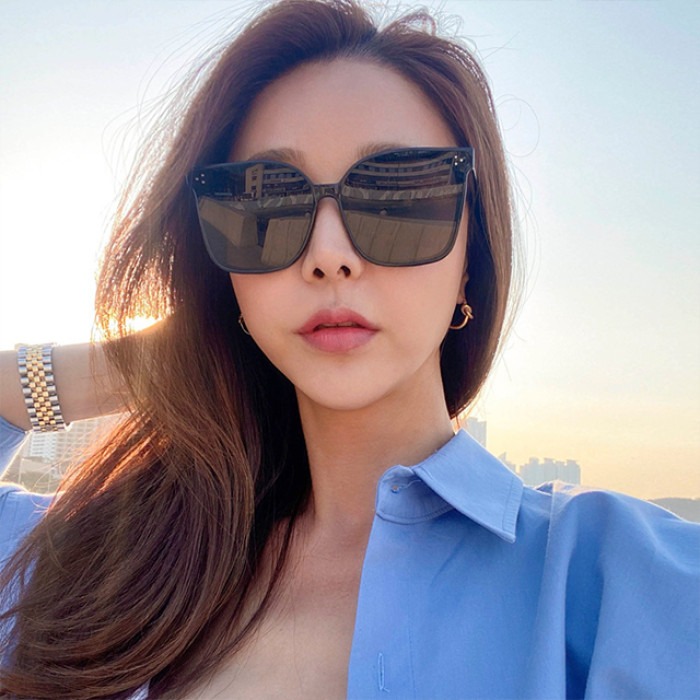 리틀마켓 스퀘어 오버사이즈 뿔테 선글라스 AE01B2