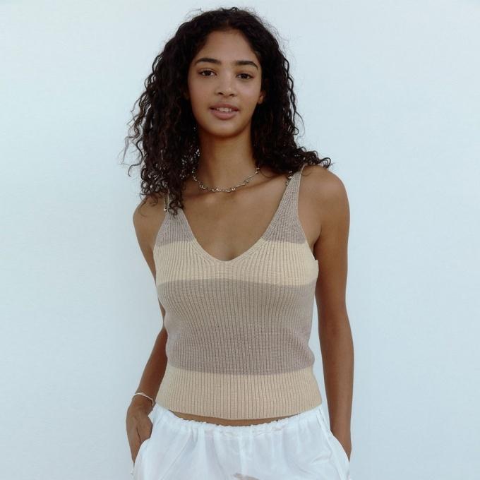소프트서울 WAVE KNIT SLEEVELESS TOP