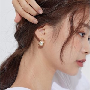 Gold inner pearl earring 단품
