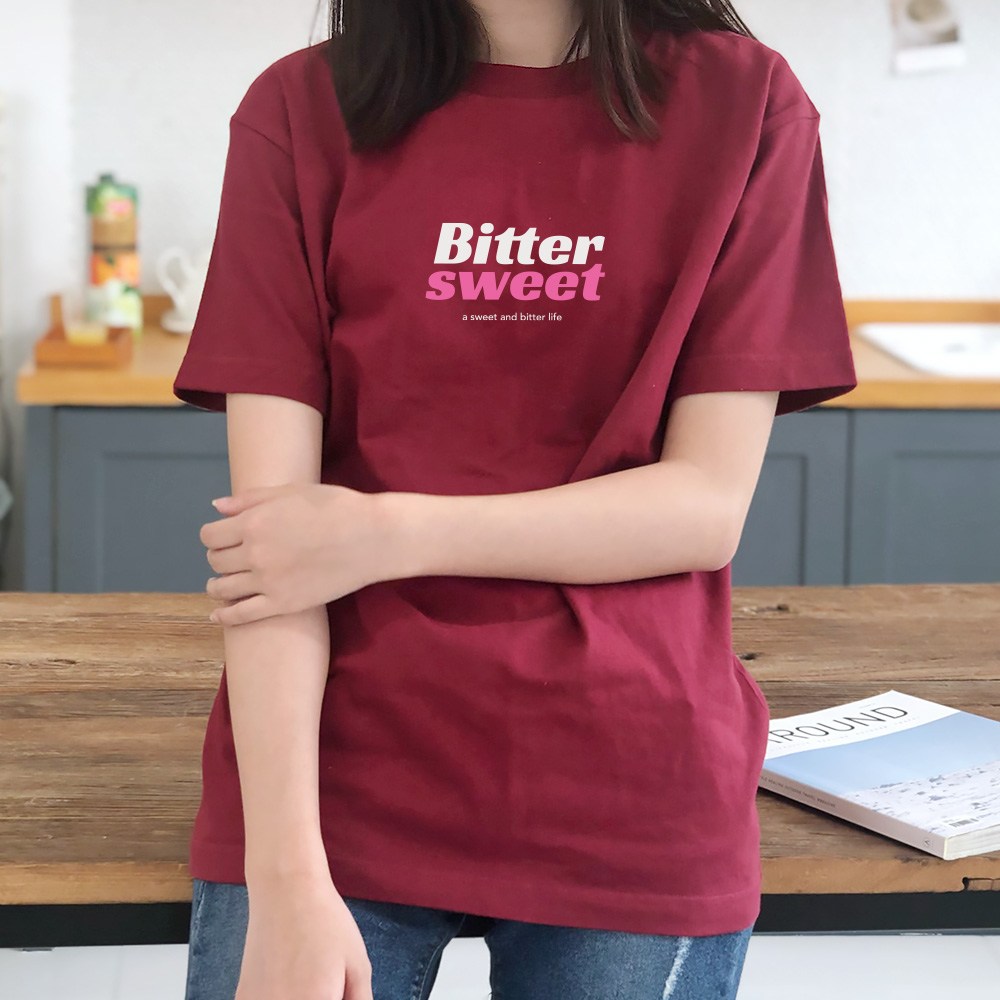 험블스튜디오 오버핏 데일리 비터스윗 심플 레터링 로고 여성반팔티 버건디