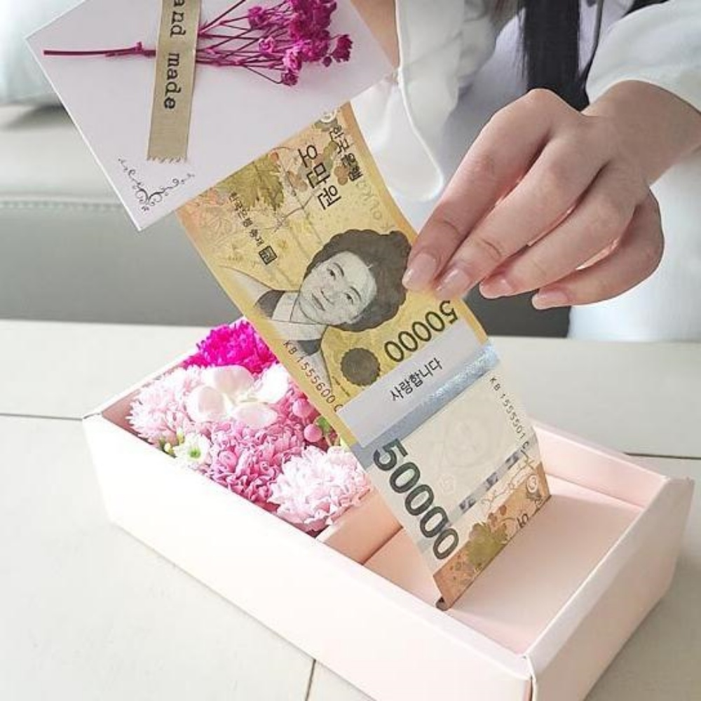 반전 카네이션용돈박스 어버이날 용돈케이크