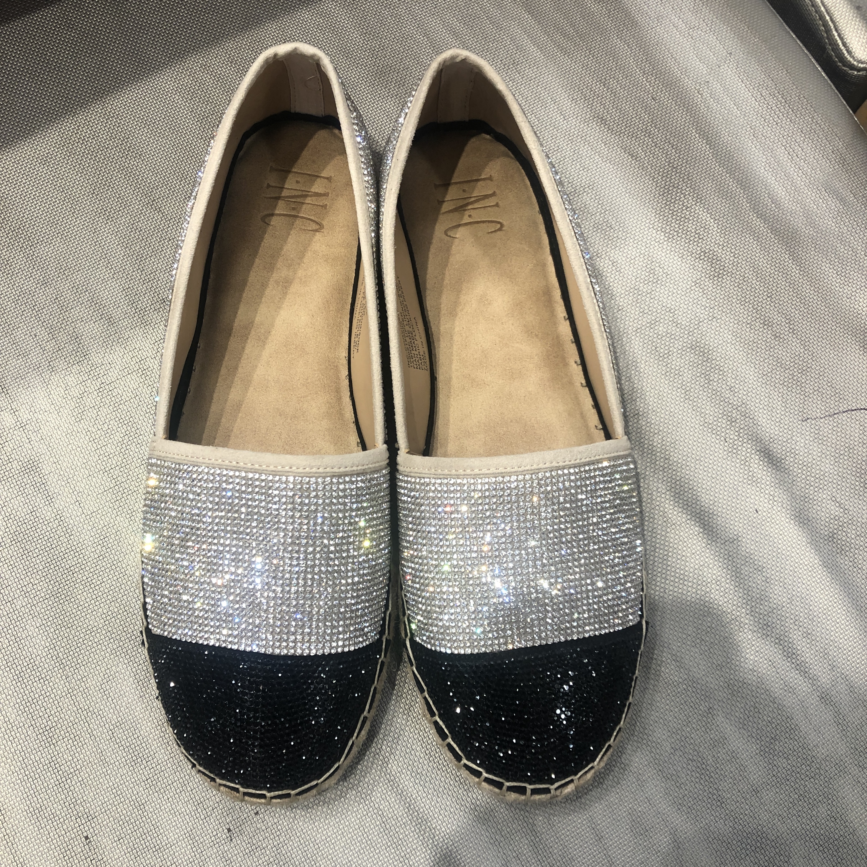 아이엔씨인터내셔날컨셉스 INC 크리스탈 콜비나 캡 woven espadrille 플랫