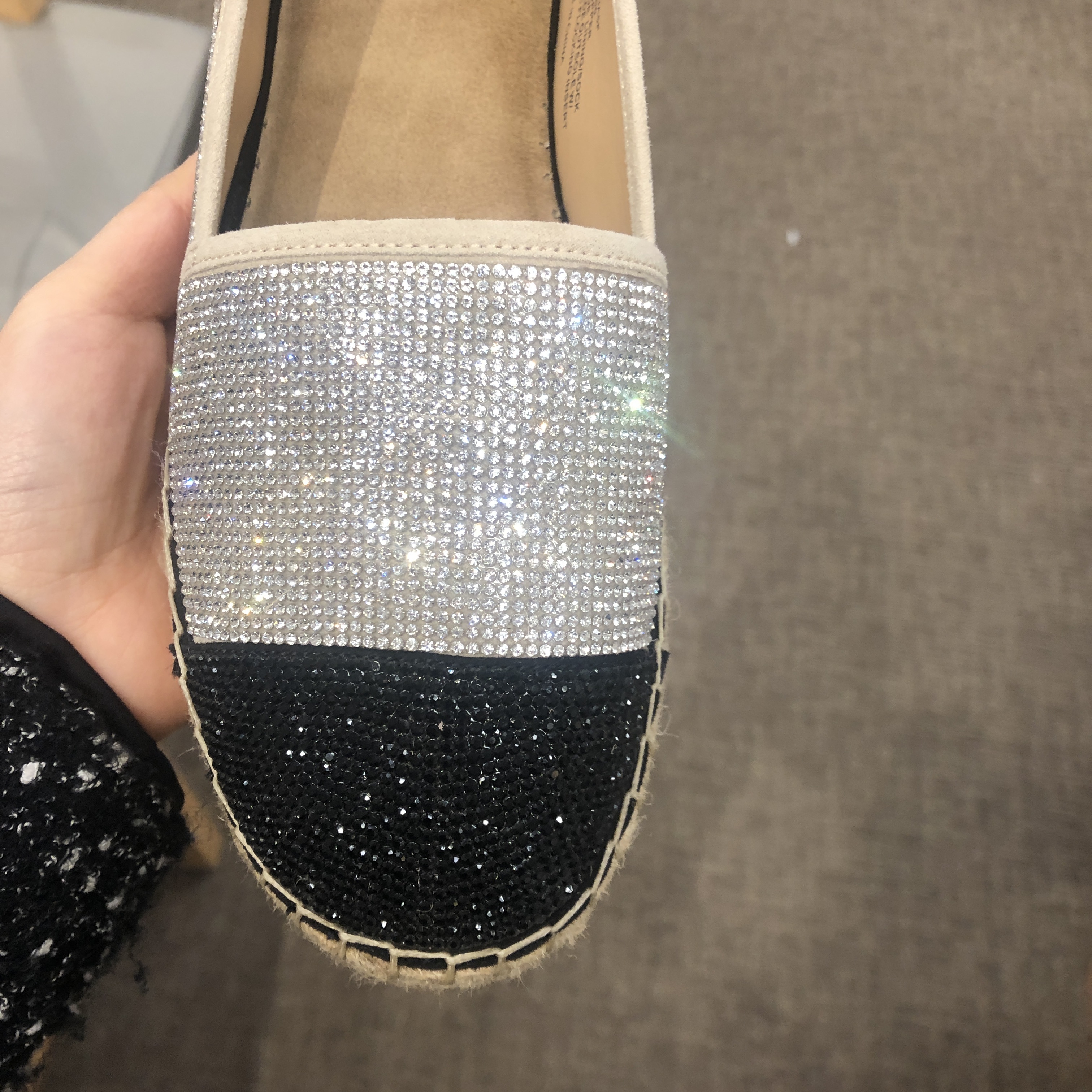 아이엔씨인터내셔날컨셉스 INC 크리스탈 콜비나 캡 woven espadrille 플랫