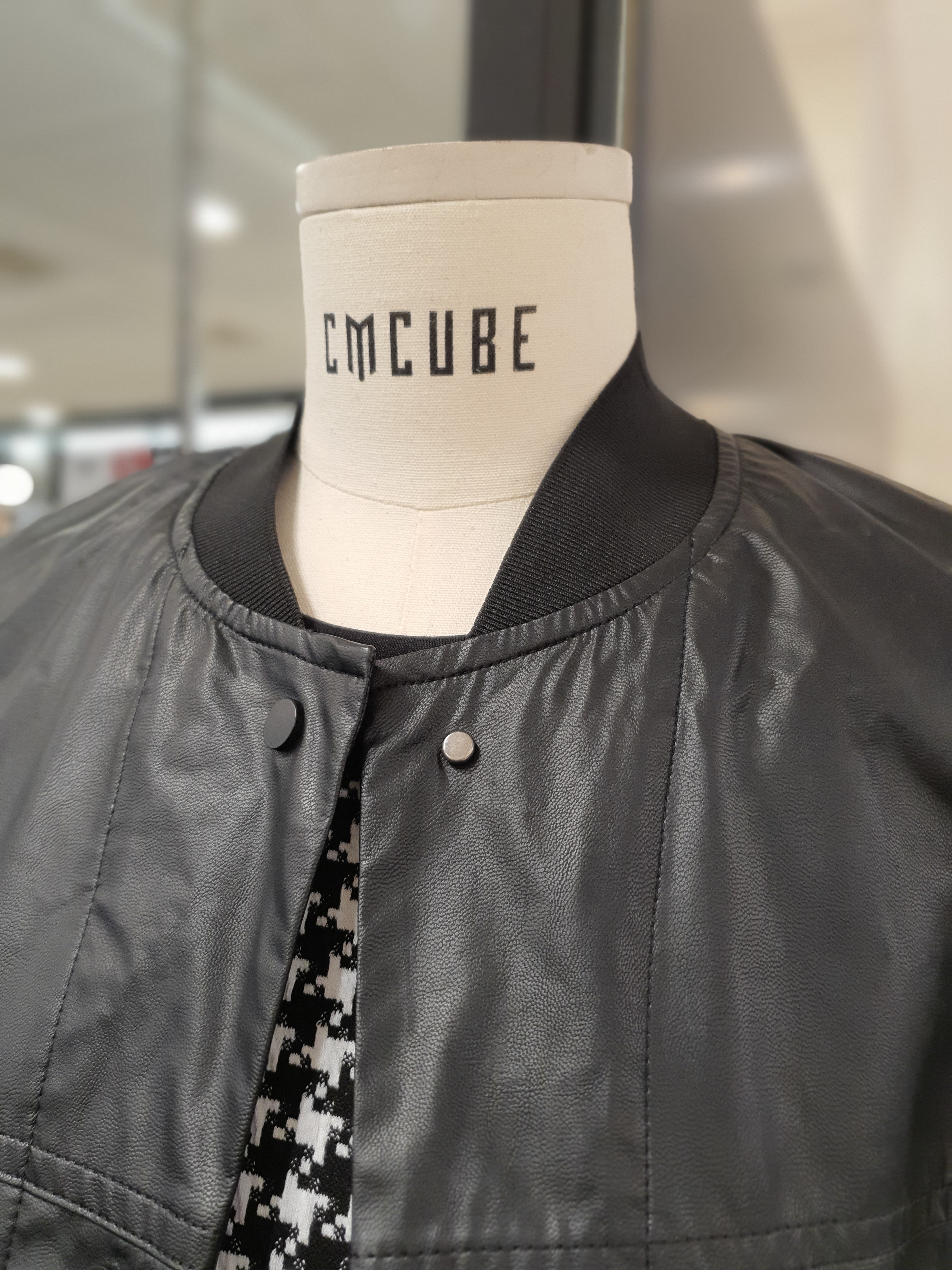 씨엠큐브 씨엠큐브 CMCUBE 업다운 투웨이 레자 점퍼 CMJL22N30