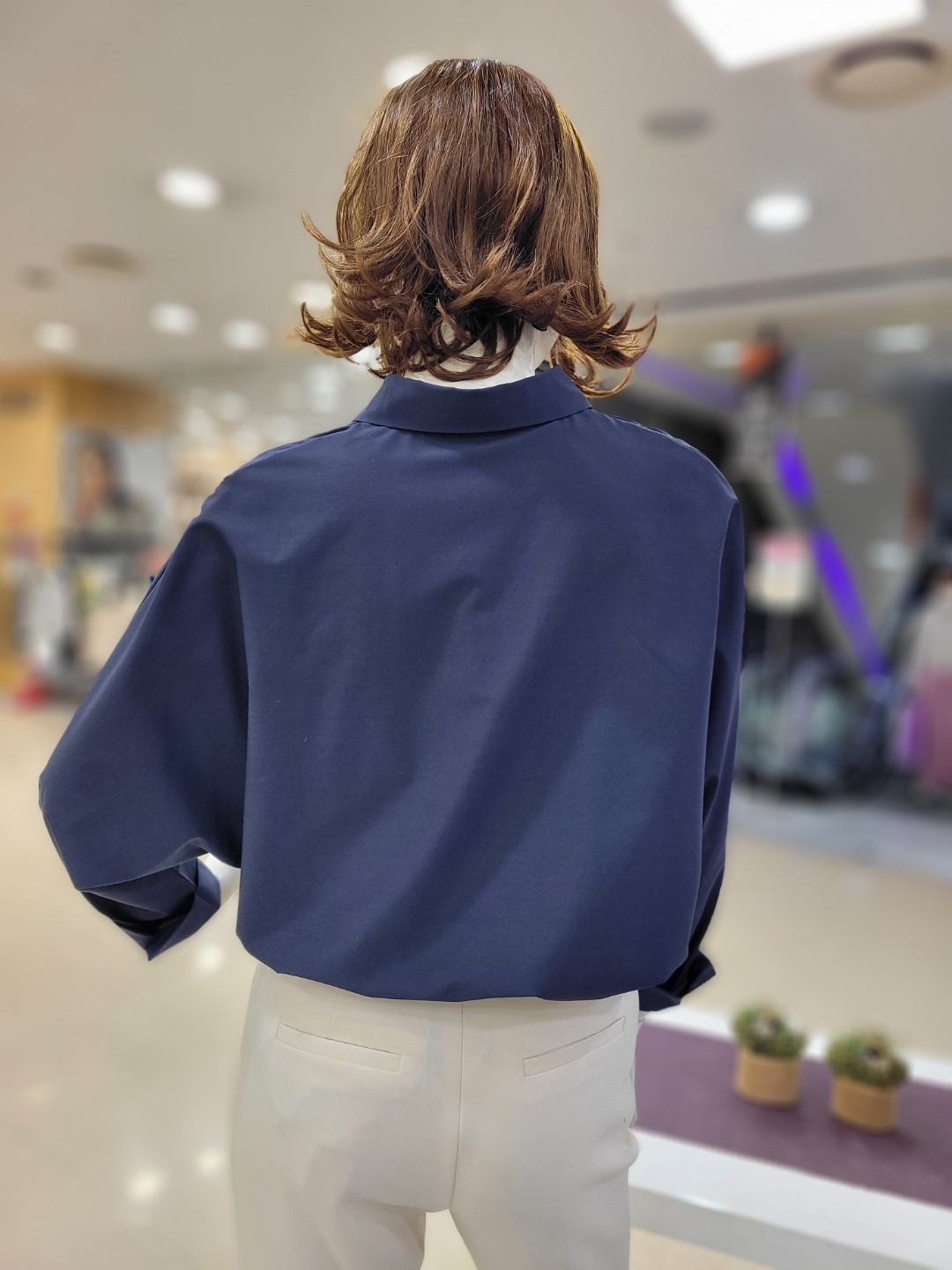 아날도바시니 데일리 브이넥 긴팔 블라우스 AV03BL09M