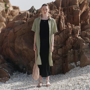 아미마켓 제이청 Monica Smocking Slit Shirt Light Khaki 23SUMJCH19 LE1214417543