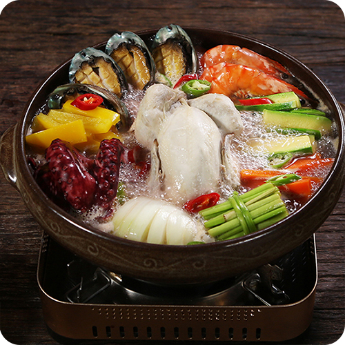 한국민속촌 유황먹여 키운 복 삼계탕