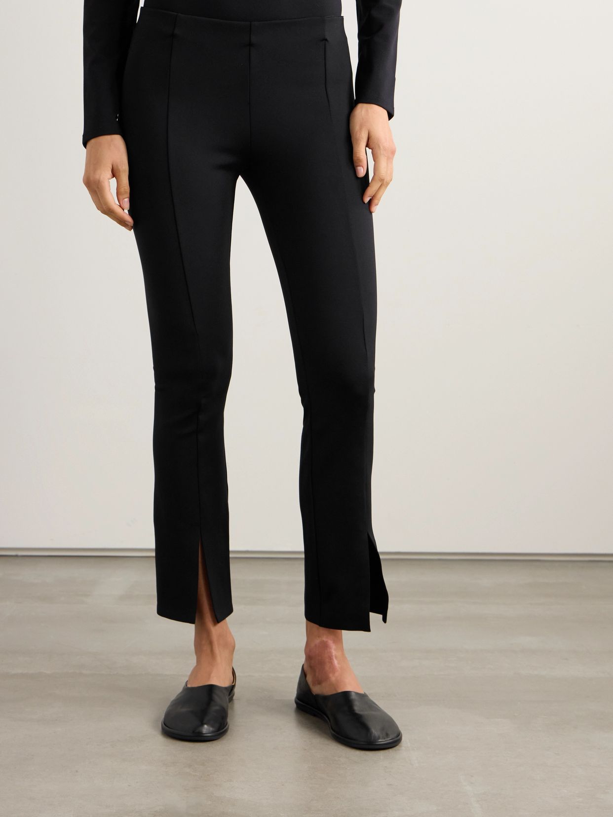 더로우 더로우 에센셜 Thilde stretch-scuba 슬림 레그 바지 3448 K106BLK 1890828707249827