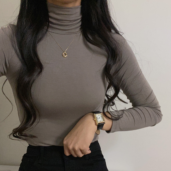 1 1 2장 차르륵 부드러운 스판 목폴라 티셔츠