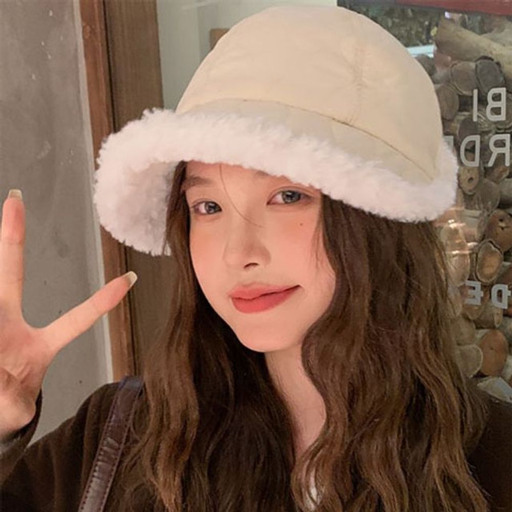은창 뽀글이 인사이드 퀼팅 캡 모자 겨울 보온 방한 모카