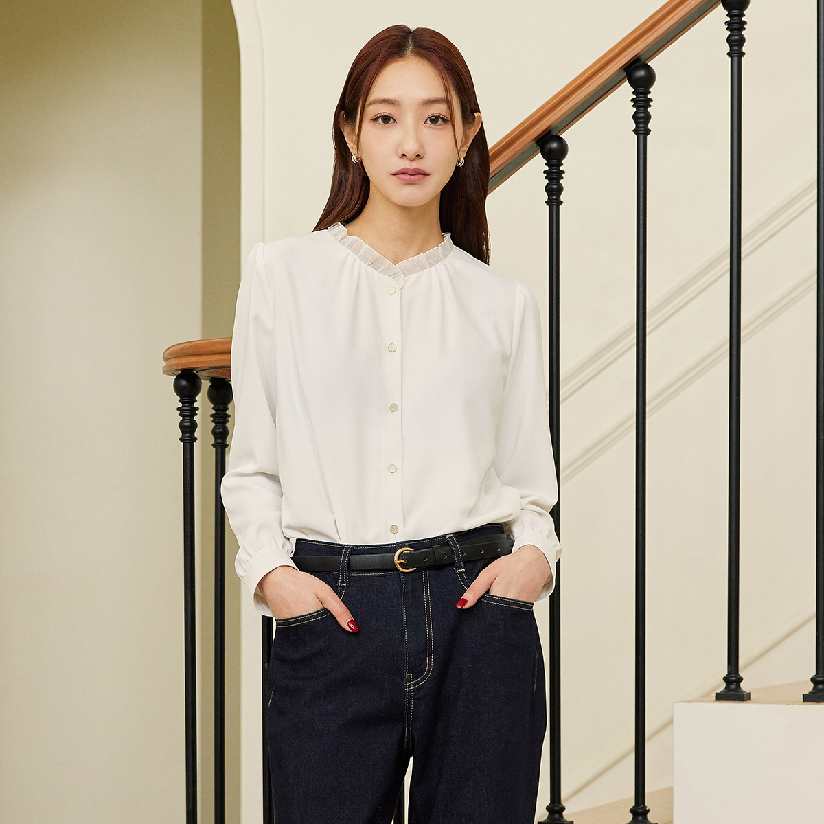 N배송 클라비스 쉬폰 배색 프릴 블라우스 CVBWE1202M
