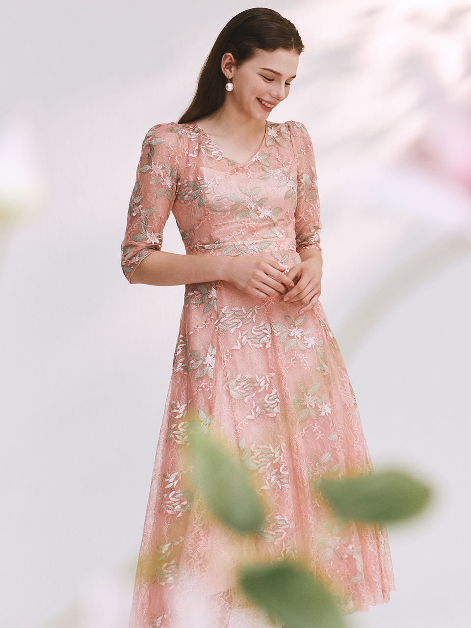 에스블랑 에스블랑 S BLANC Alaina V Neck Flower Dress