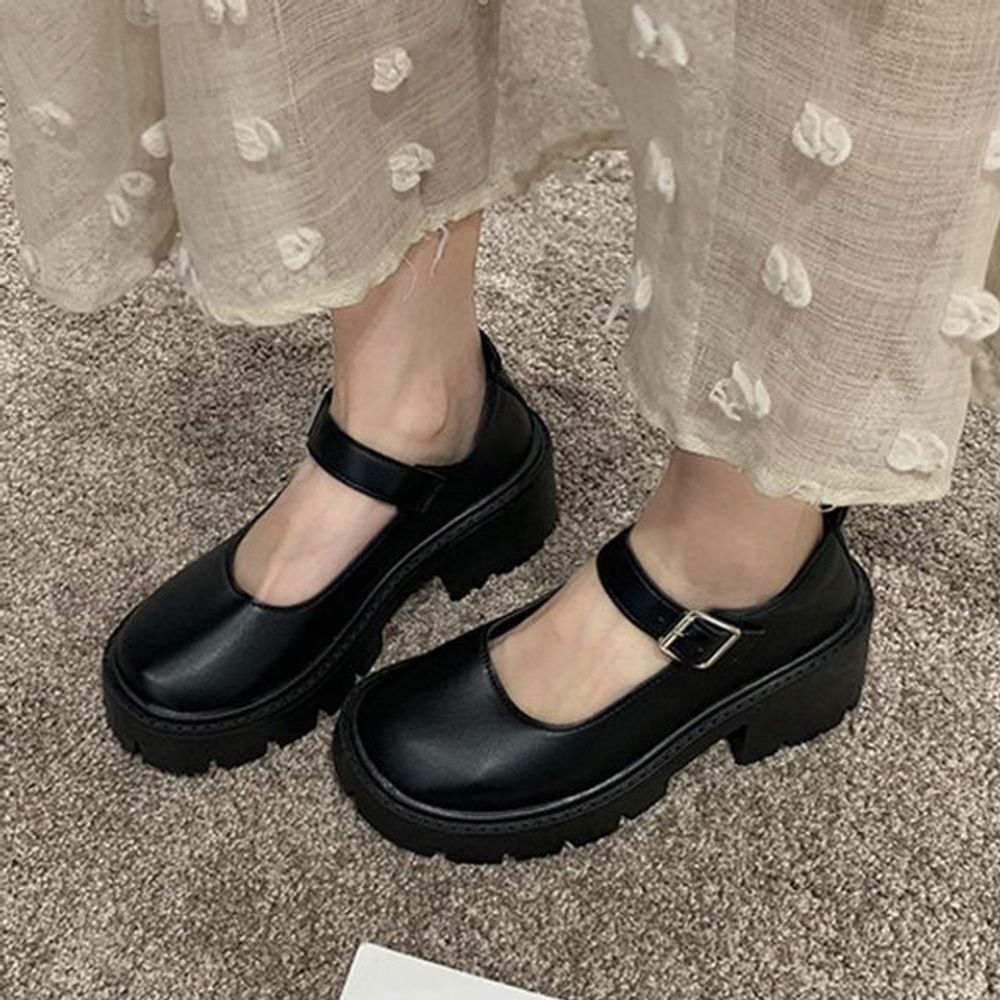 여성 데일리 메리제인 통굽 버클 로퍼