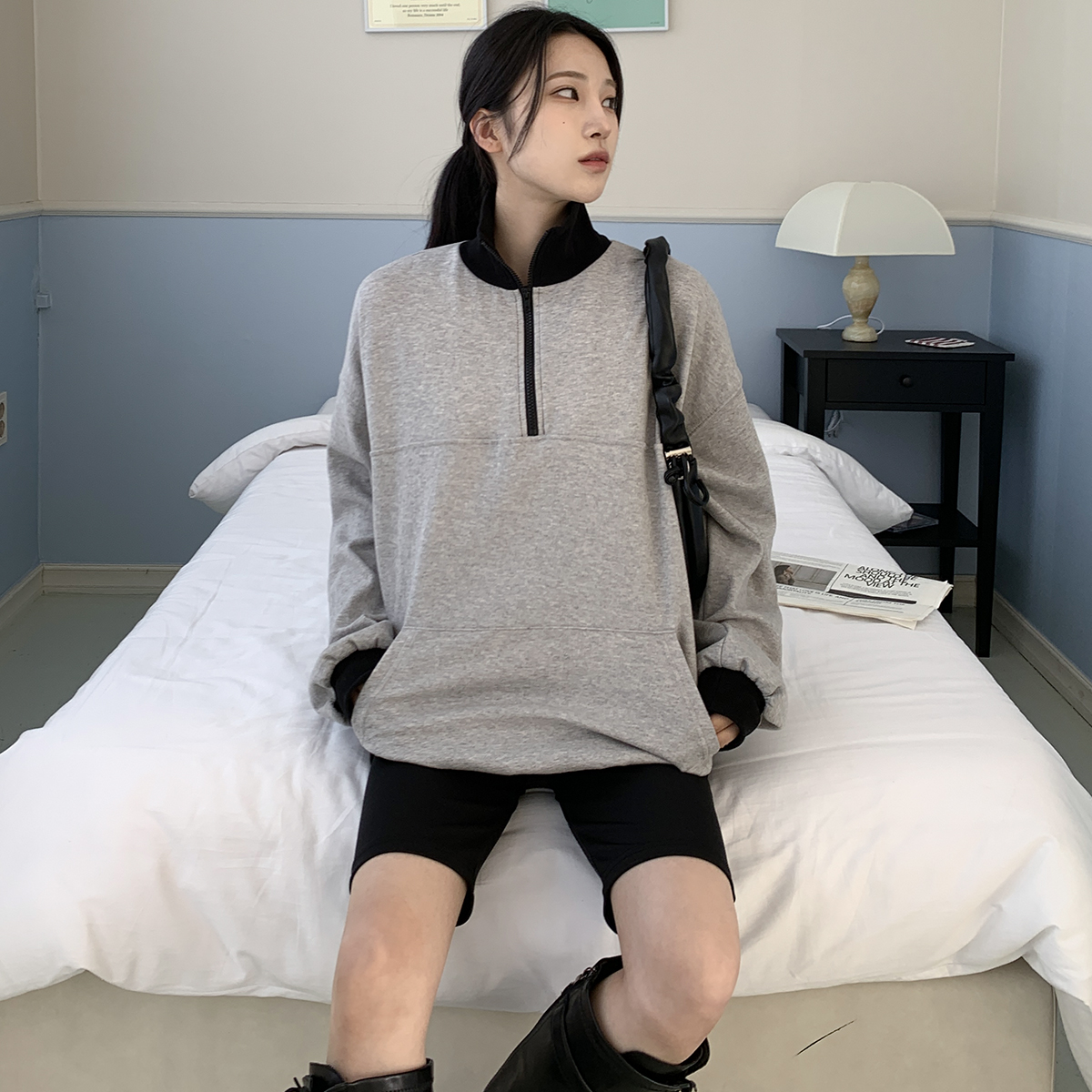 체인징 하이넥 하프 절개 배색 캥거루 반집업 맨투맨