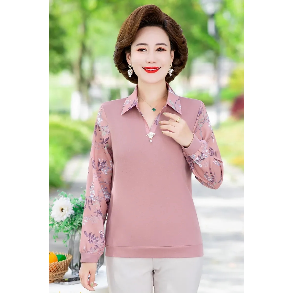 중년 여성 티셔츠 상의 긴팔 터프 다운 칼라 어머니 보터밍 셔츠 용수철 옷 블라우스