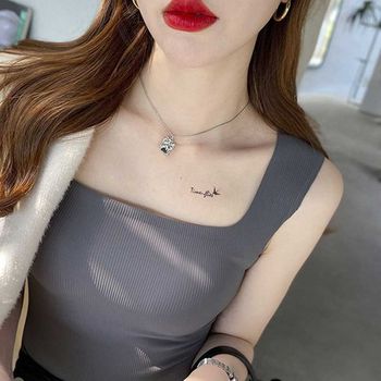 여자 여름 휴가 룩 바캉스 코디 스퀘어 넥 나시 티