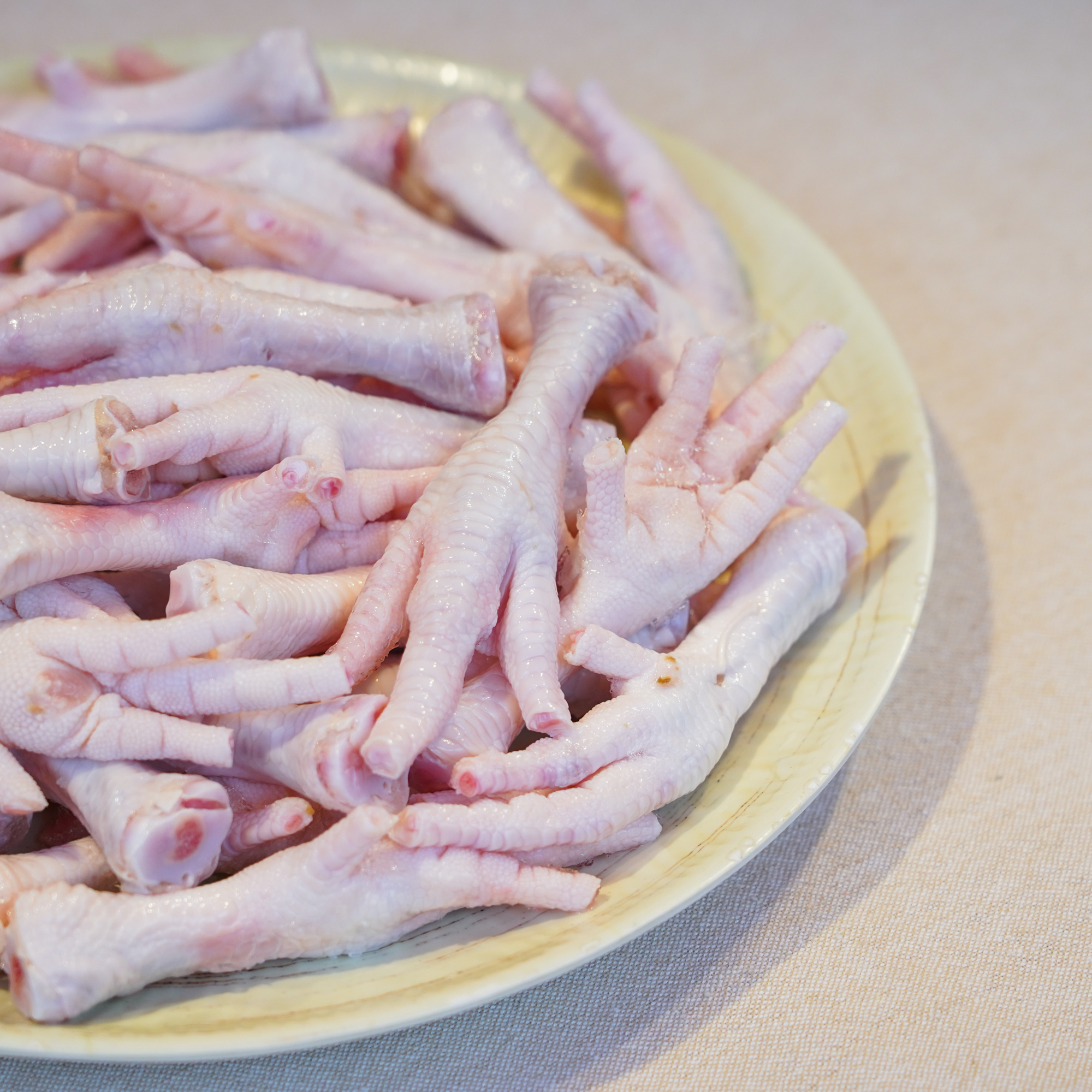 수원 전 지역 배달 쫄깃쫄깃 국내산 닭발 대 1kg 못골 싱싱닭집