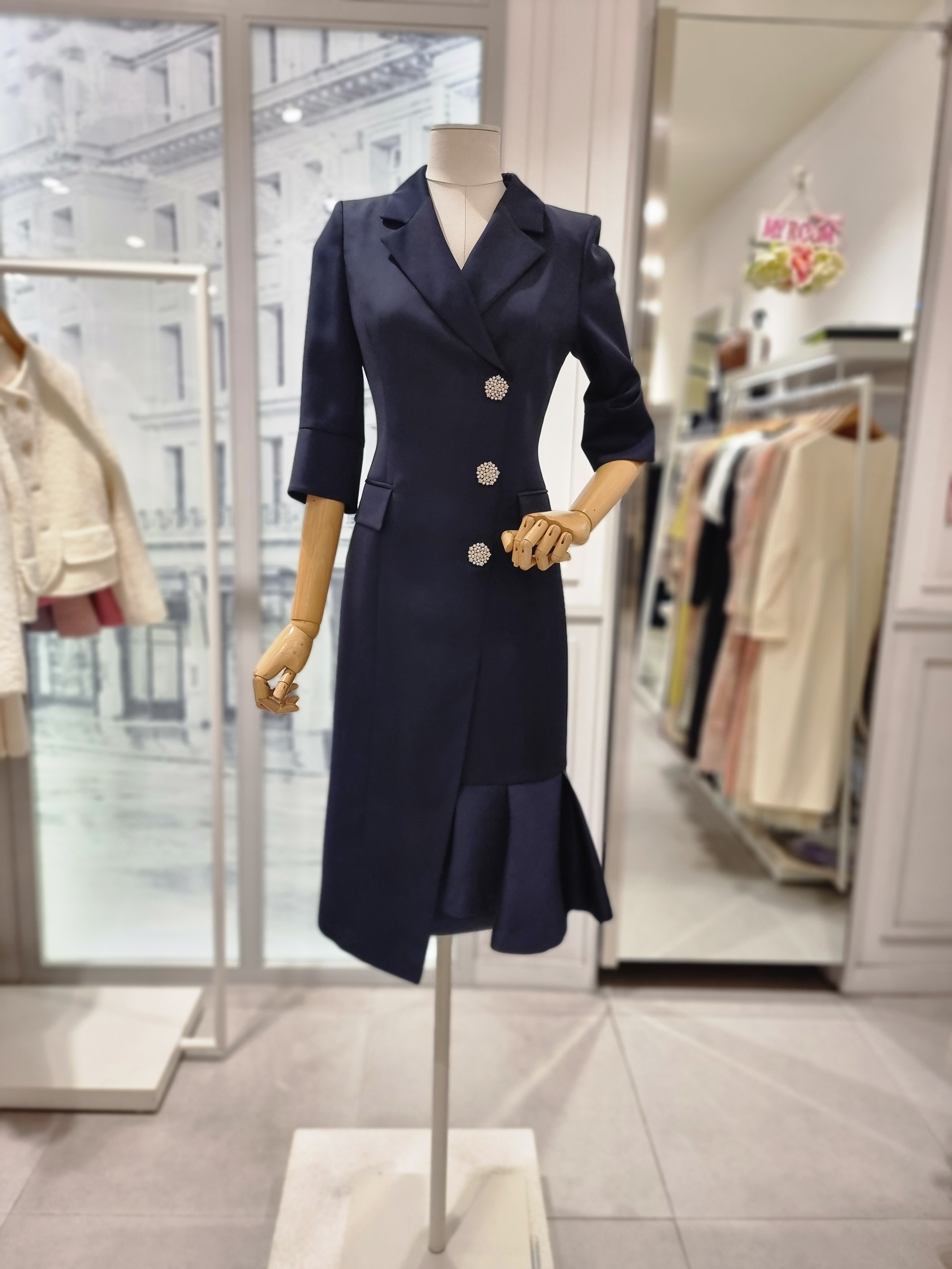 샤틴 샤틴 테일러드 카라 프릴 디테일 원피스 S233A638