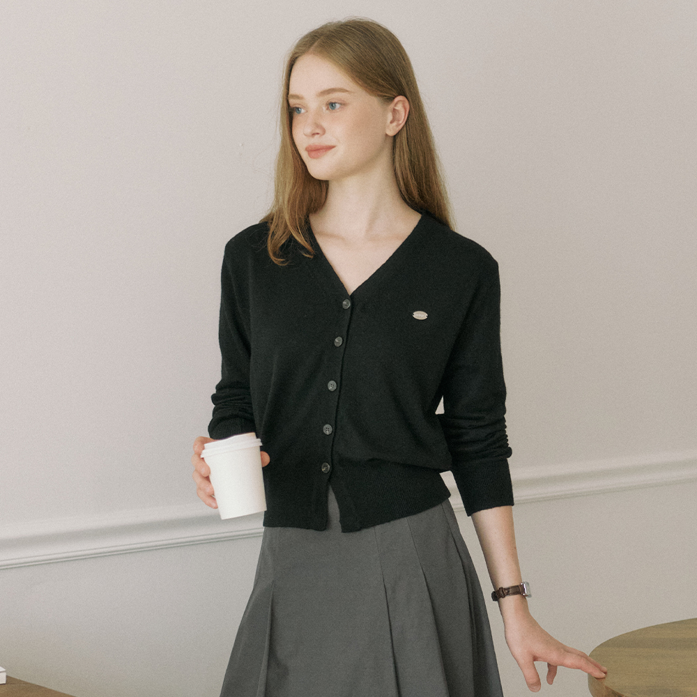 아워호프 아미마켓 Cashmere Wool V-Neck Cardigan - H24FW-KN03B