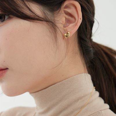 Bolt chubby heart earring 단품