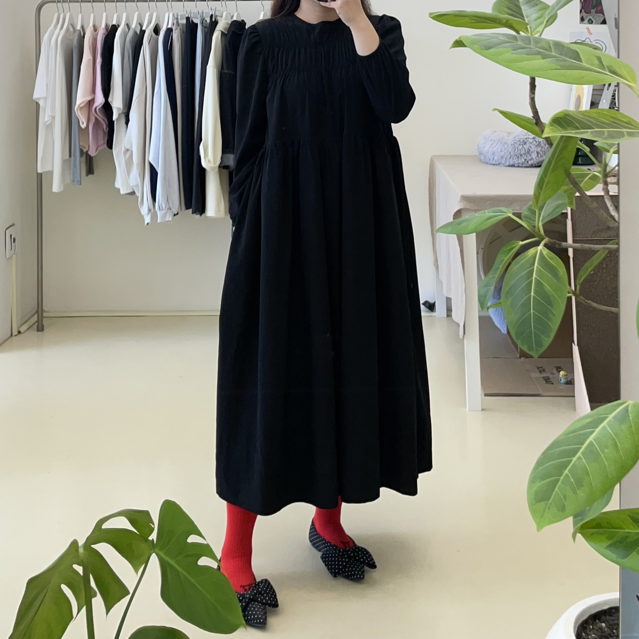 데일리 라운드 롱 셔링 원피스 임부복