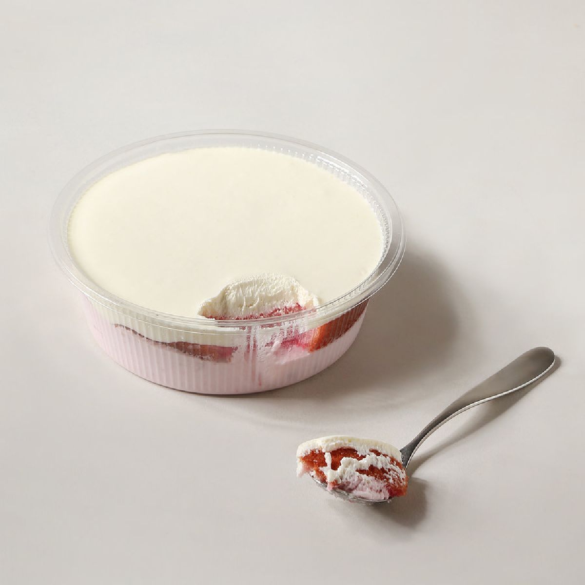 몽블랑제 딸기 요거트 케이크