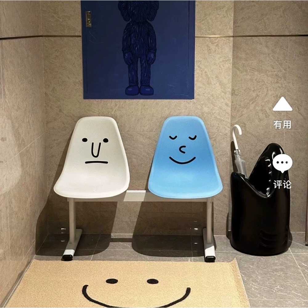 여름한컵잡화점 버스정류장 의자 간이 웨이팅 경기장 벤치 학교 야외 대기 포토존 공원