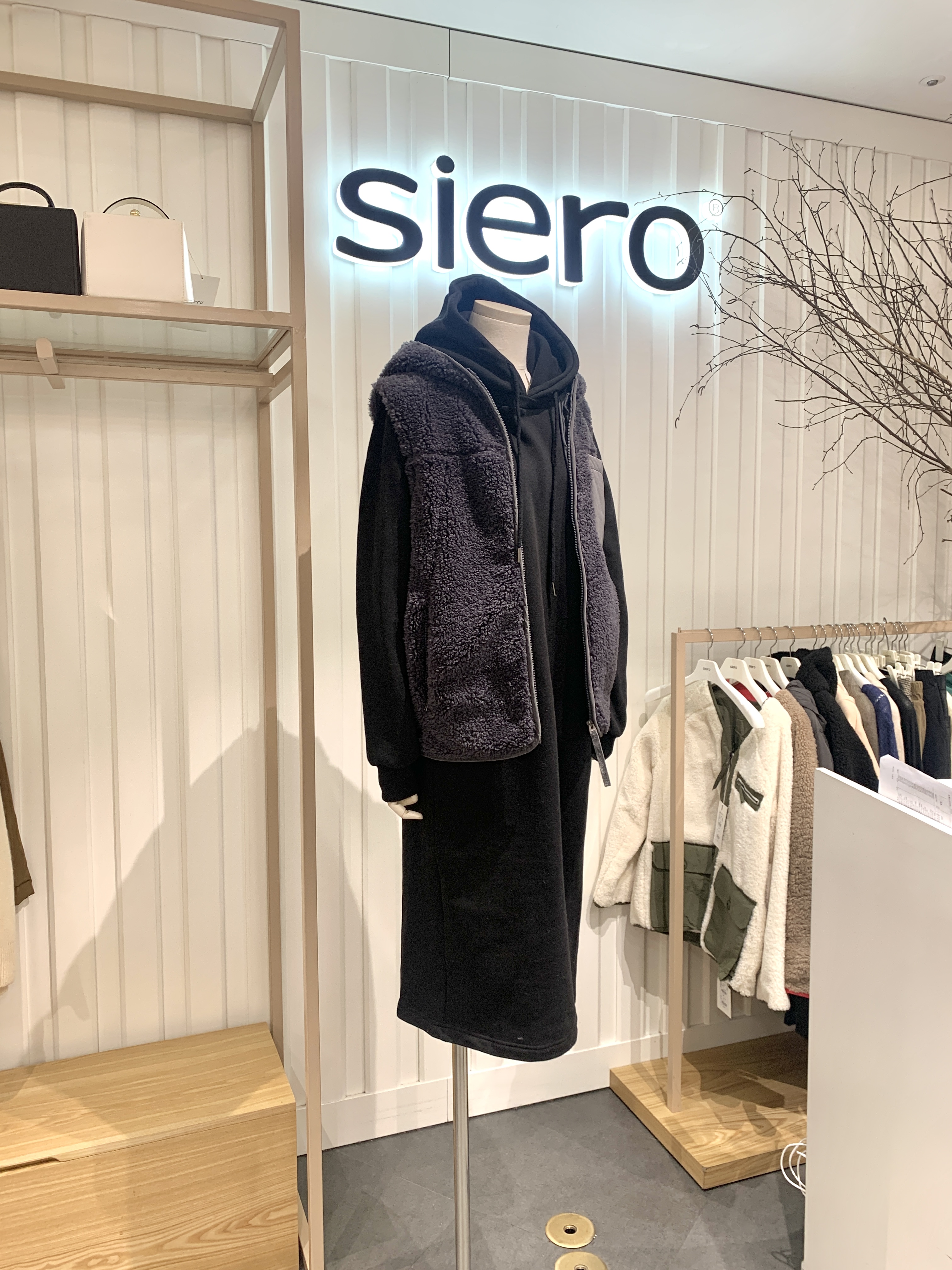 시에로 시에로 우븐배색 후드 덤블베스트 SG1JPF653