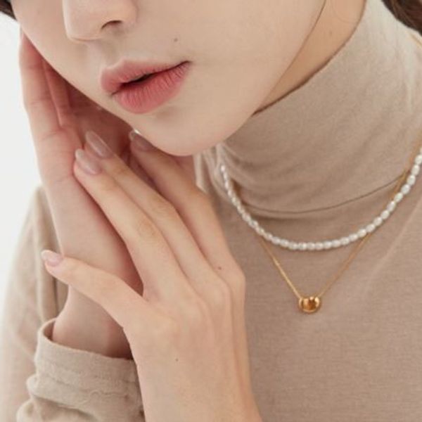 Glossy round pearl necklace 단품