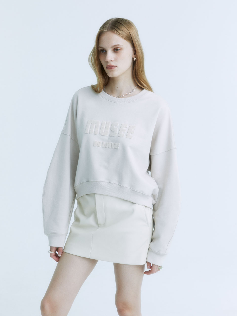 MUSEE 뮤제 Citron Louvre Embroidered Point Cropped Sweatshirt