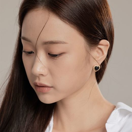 Fantasy heartline earring 단품