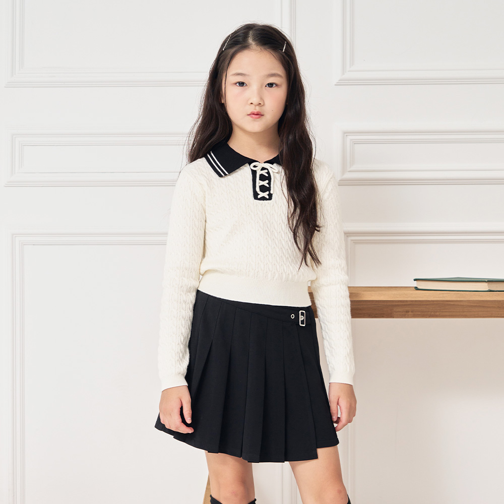 일로딜로 30 추가8 말랑 레이스업 카라 풀오버 IDKA24850