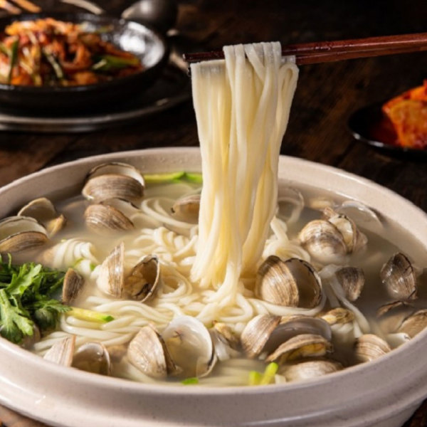 산더미 바지락칼국수 2인분 바지락1kg 생면 밀키트 바지락이 1kg 들어있는 산더미 바지락 칼국수