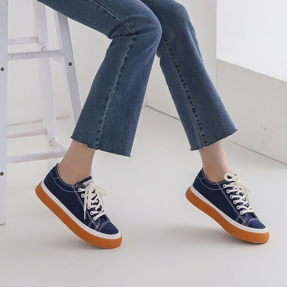 신꼬가 청바지에 어울리는 여성 청지 스니커즈 신발 P335697935