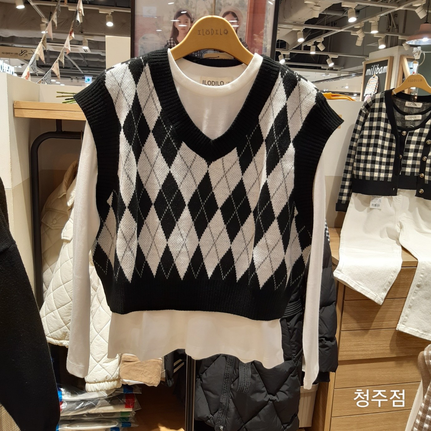 일로딜로 NC청주점 모던 아가일 V넥 티세트 아가일 니트 조끼 160 IDLA2330U
