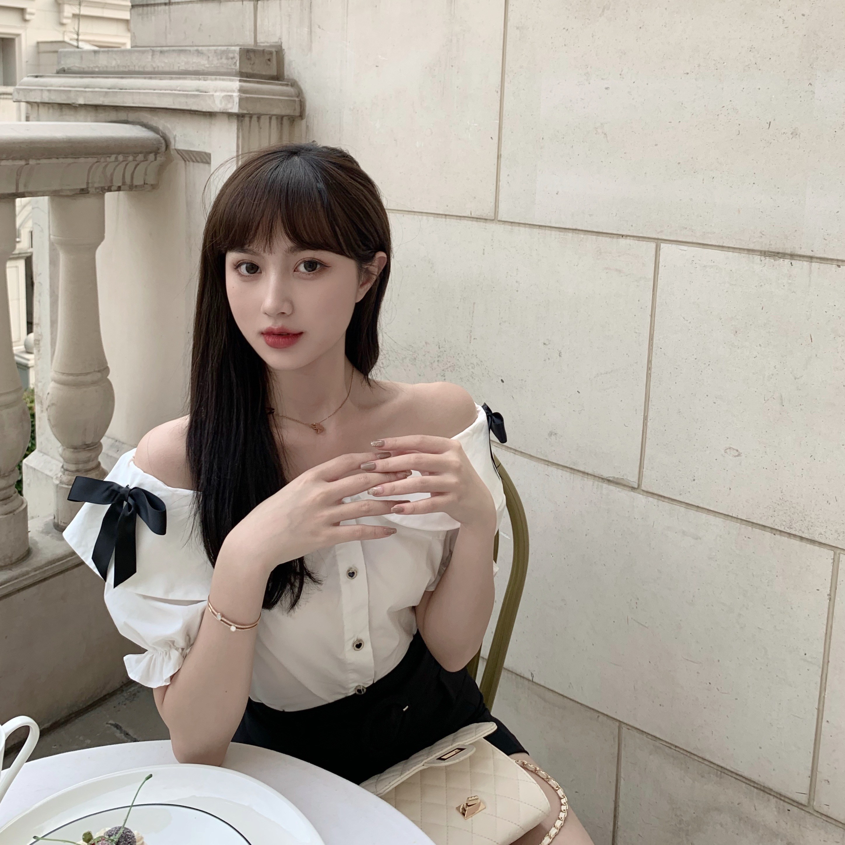 큐티나티 C699 귀여운 오픈숄더 블랙리본 블라우스 M