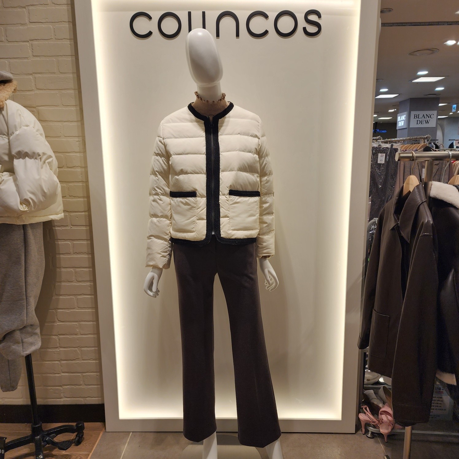코인코즈 2층 코인코즈 경량패딩