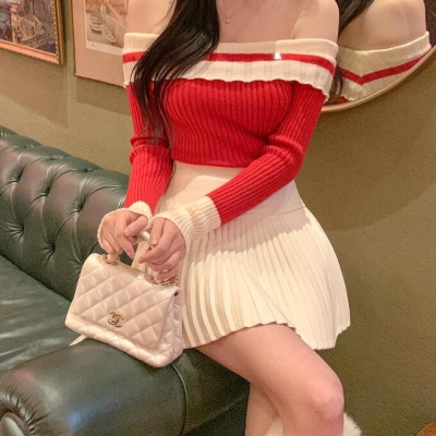 하이클래식 데이벨 오프숄더 배색 슬림 세로 골지 크리스마스룩 연말룩 파티룩 니트 SNT27677