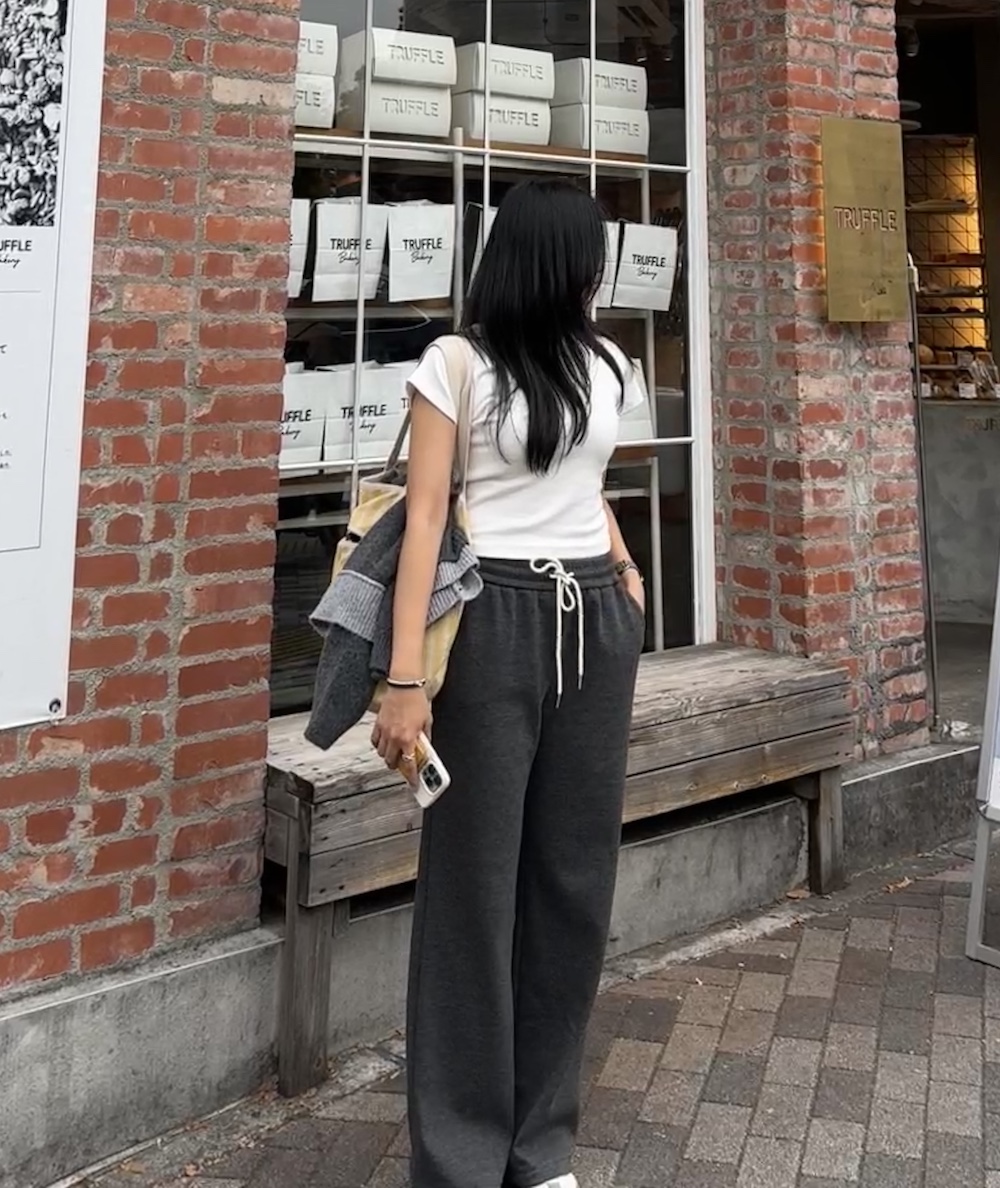 주아르 융기모 일자 세미 와이드 트레이닝 팬츠