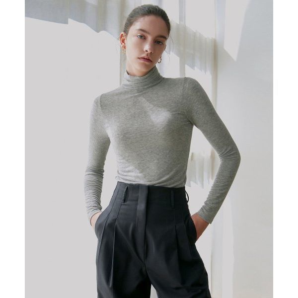 닉앤니콜 NICKNICOLE Soft Turtleneck Slim Top