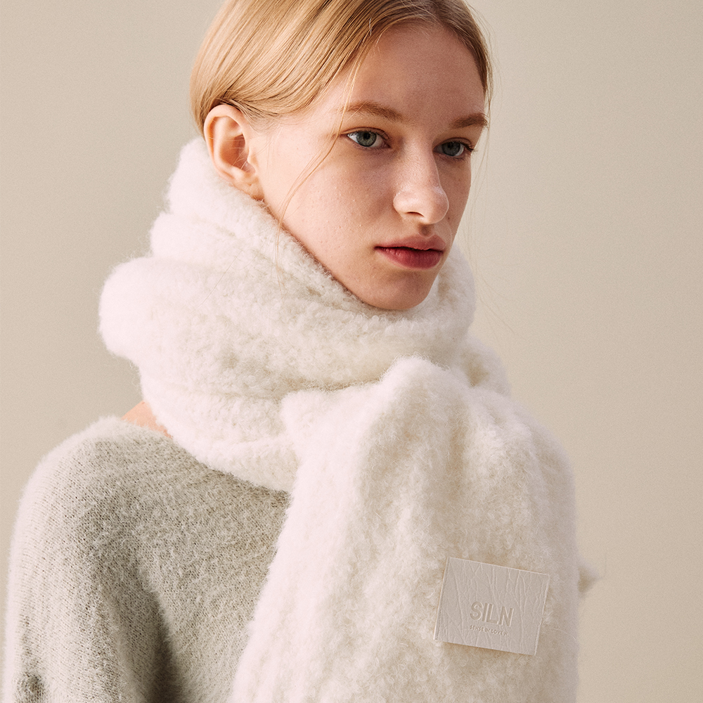 실른 실른 SILN Long cloud boucle knit muffler