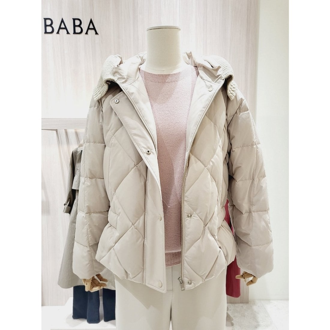 아이잗바바 아이잗바바 후드 거위털 숏패딩 BNAE2PD01 696901