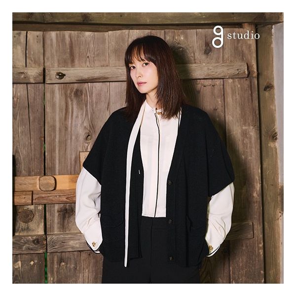 UNKNOWN 지스튜디오 24FW 배색 어텀 타이블라우스 521354