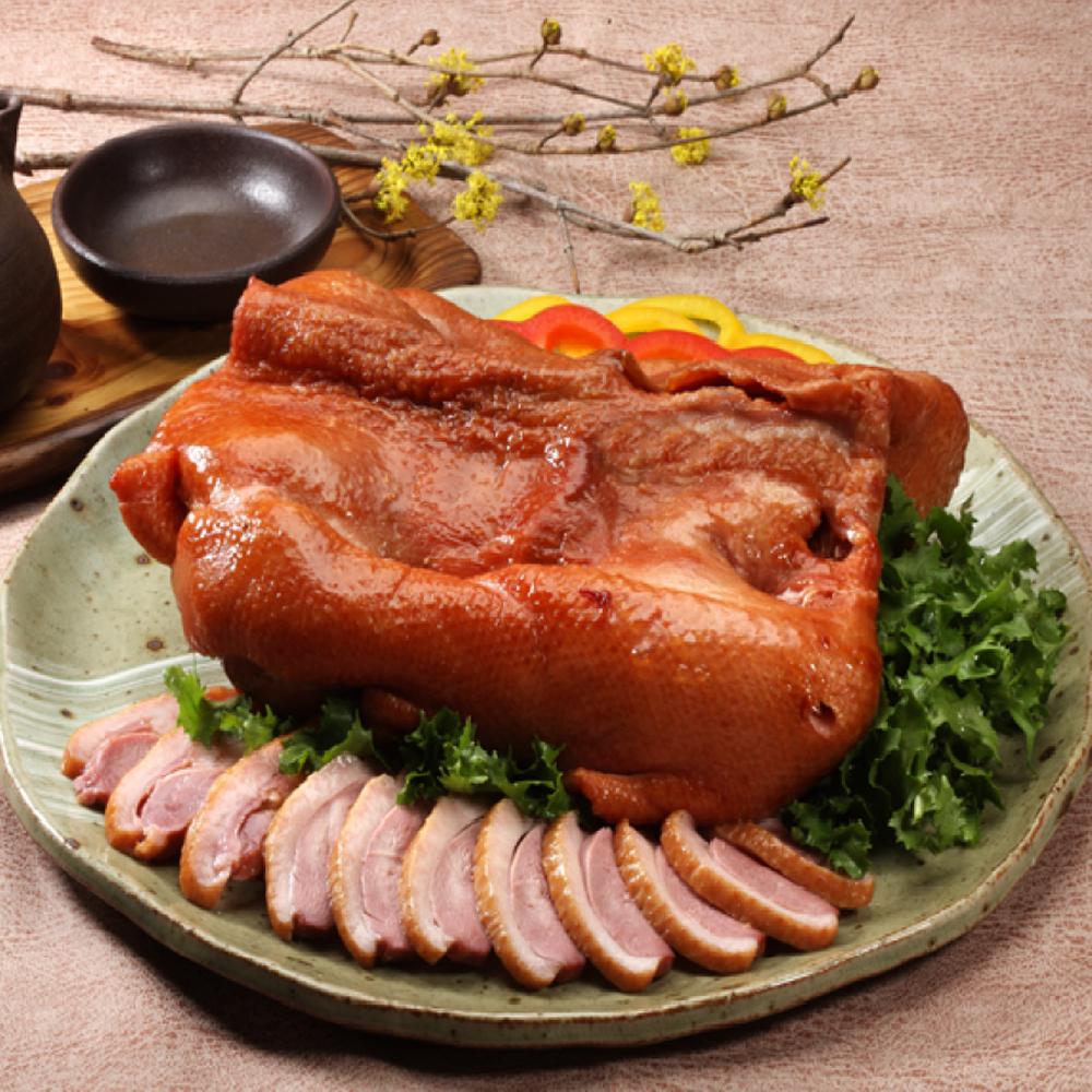 프리미엄 통 훈제 오리 무뼈 900g 훈재 바베큐 업소용 통오리 대용량 냉동 훈제 오리 가공 고기 로스 훈제