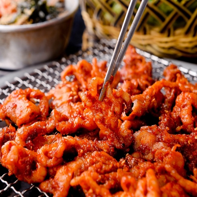 혼술안주 직화불맛 매콤한 태양무뼈닭발 250g
