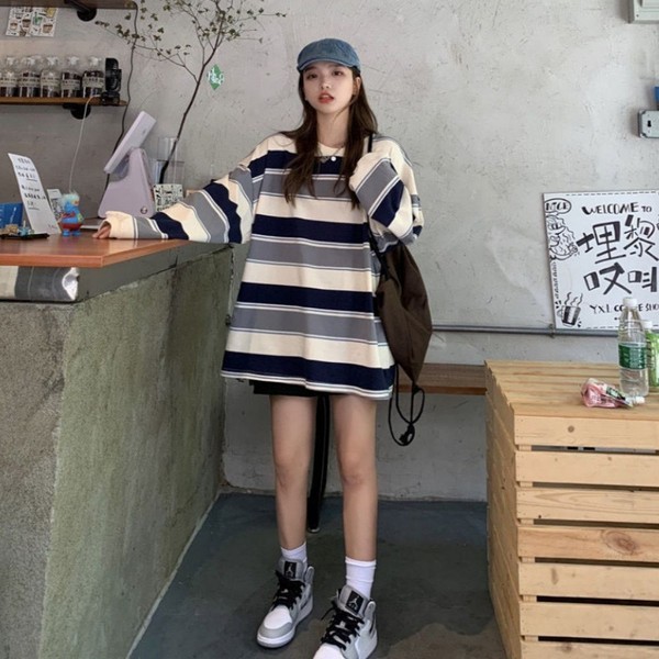 오노마 ONM 스트라이프 라운드넥 긴팔티셔츠 느낌 레트로 여자