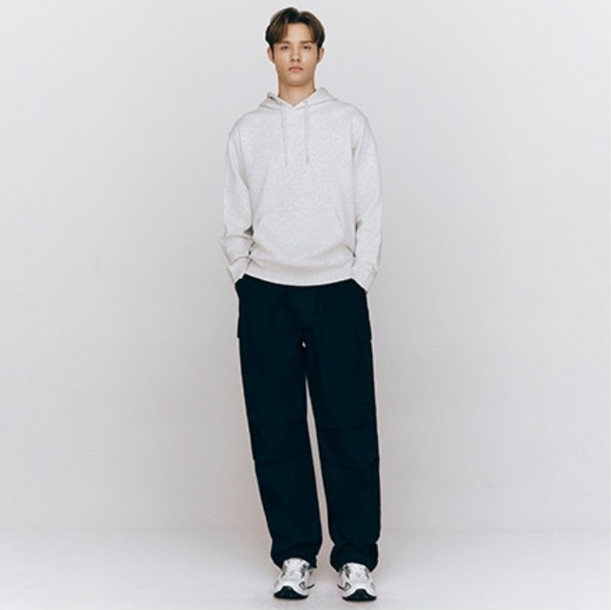 지오다노 지오다노 남성 간절기 릴렉스핏 투턱 파라슈트 퍼티그 밴딩 팬츠 3컬러 01115524